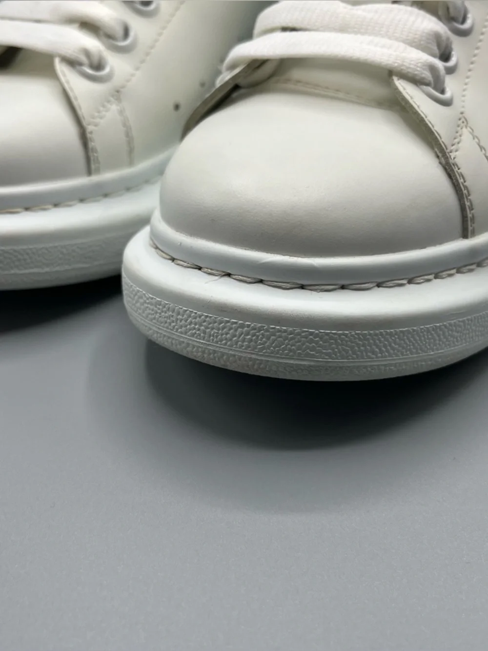 Alexander McQueen Oversized Sneakers White Black Heel Tab EU 39.5 US 9.5 Leather - Picture 4 of 14